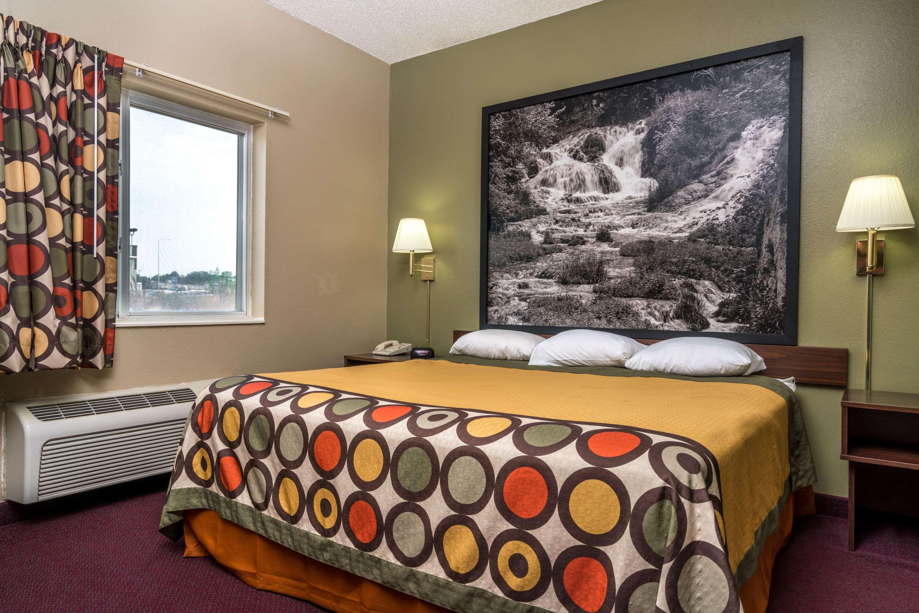 Hotel Super 8 By Wyndham Beresford Esterno foto