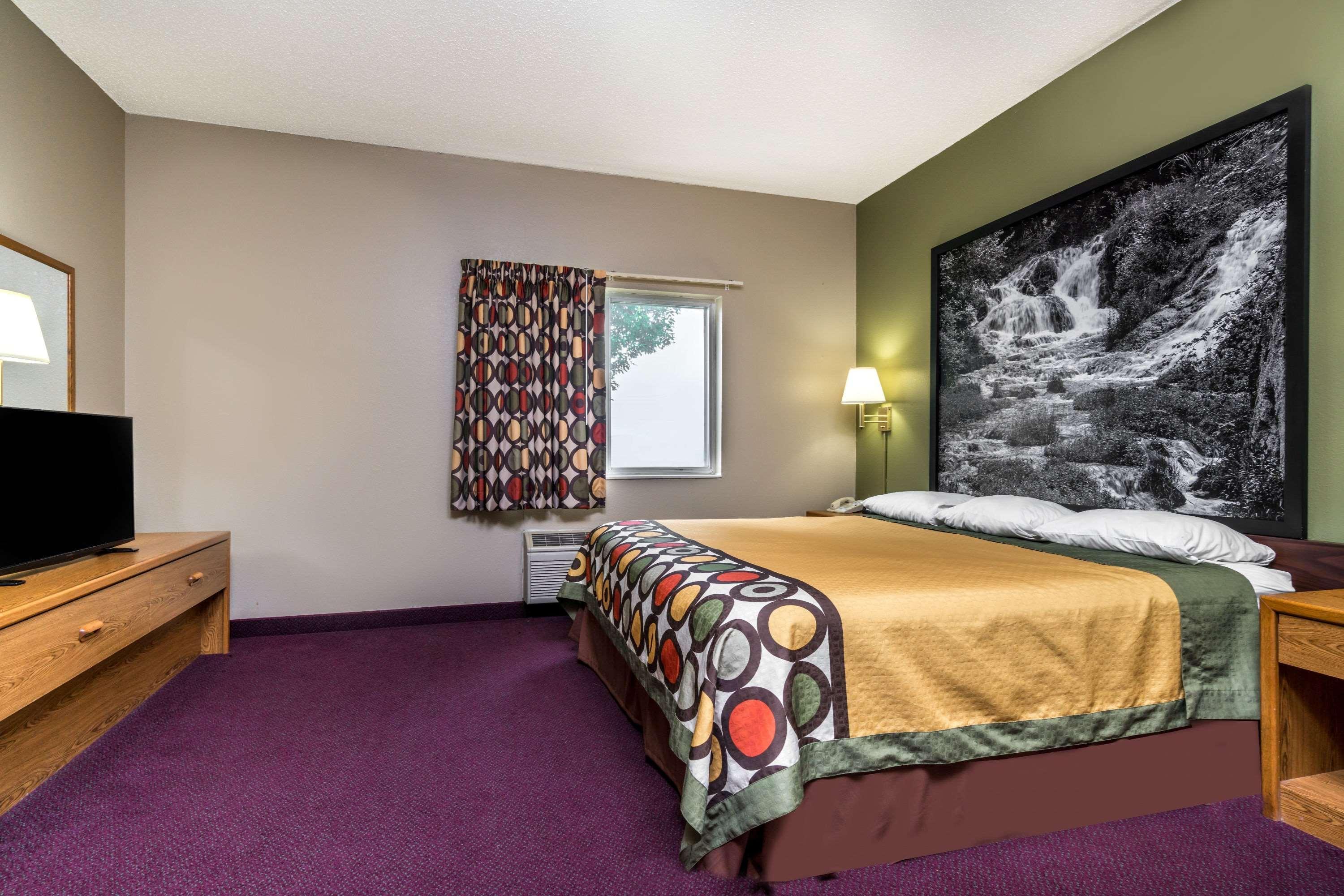 Hotel Super 8 By Wyndham Beresford Esterno foto
