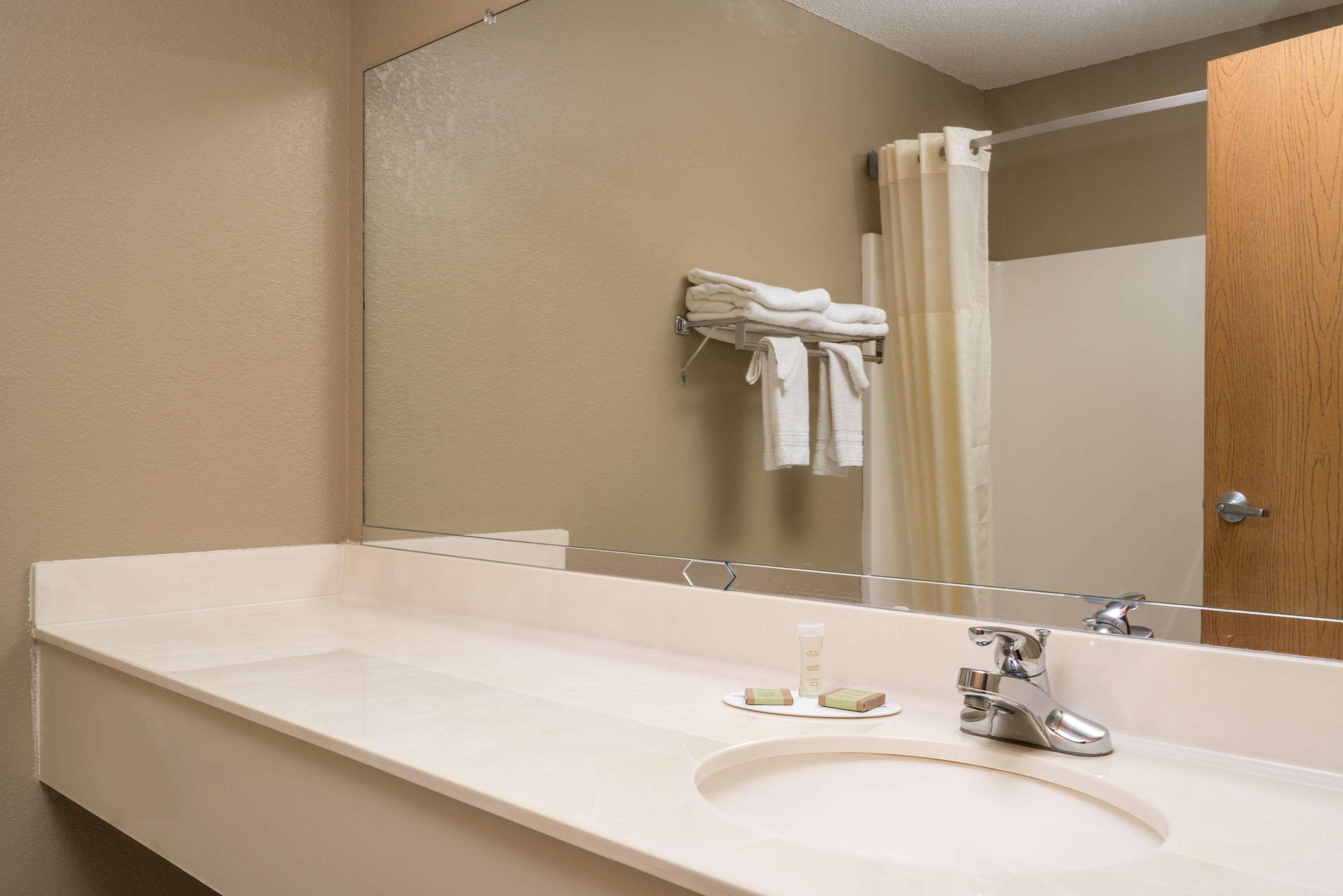 Hotel Super 8 By Wyndham Beresford Esterno foto