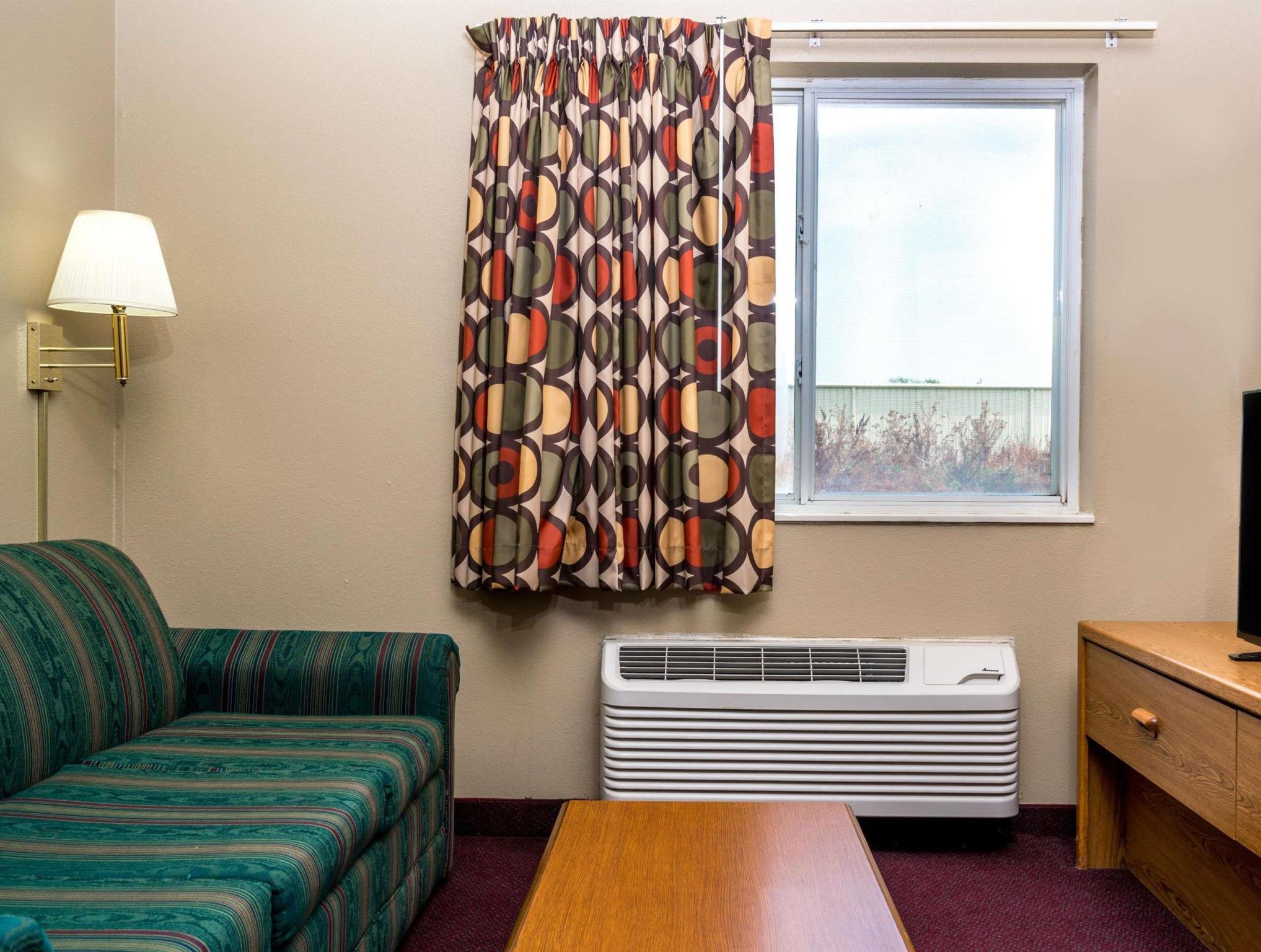 Hotel Super 8 By Wyndham Beresford Esterno foto